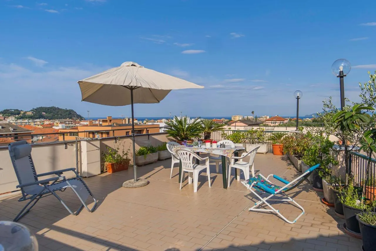 124 - Casa Con Terrazza Sestri- 15Minuti A Piedi Dal Centro Appartement Sestri Levante Italië