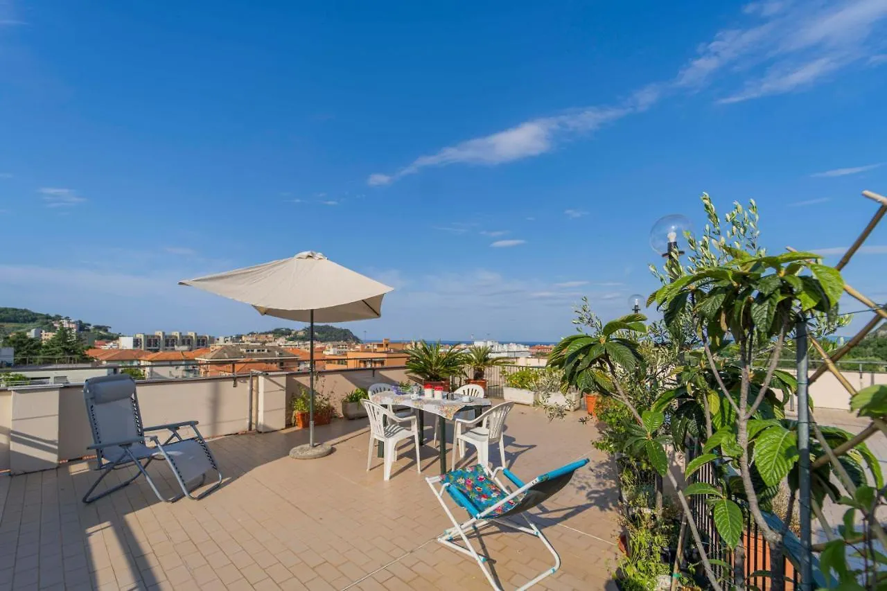 124 - Casa Con Terrazza Sestri- 15Minuti A Piedi Dal Centro Appartement Sestri Levante